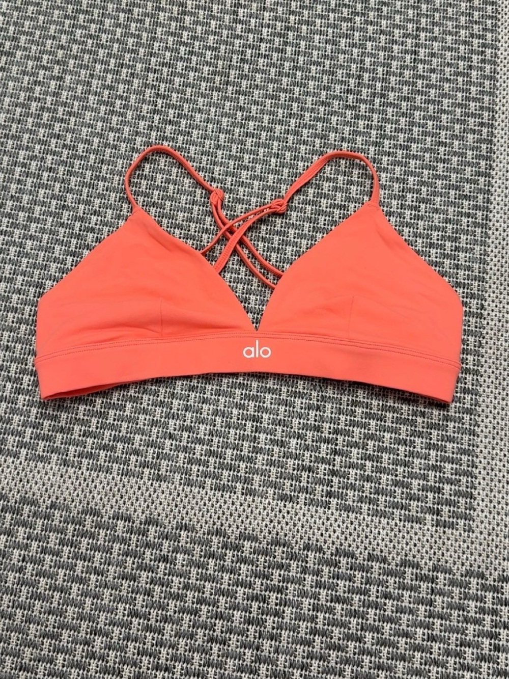 Alo Yoga Splendor Bra in Candy Orange